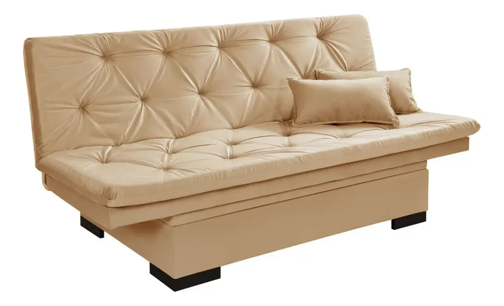 O Que É um Sofá-Cama com Baú

É um sofá-cama com um compartimento de guarda embaixo do assento. Basta levantar a estrutura para acessar esse espaço, onde cabem roupas de cama, cobertores ou caixas organizadoras.

Na prática, é sofá no dia a dia, cama quando precisa e armário para guardar o que não pode ficar à vista.